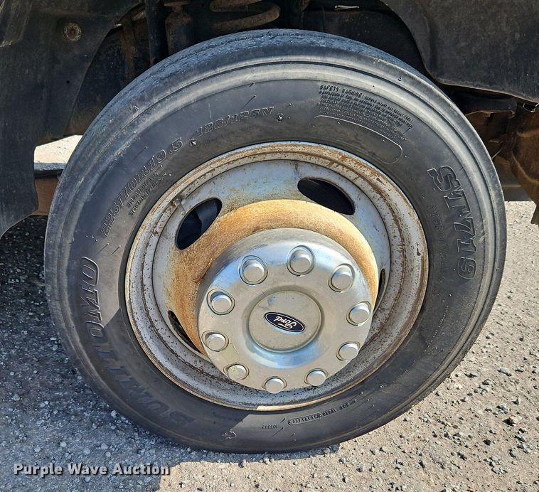 image for item LM9138 2008 Ford F450 Super Duty XLT  SuperCab utility / service truck