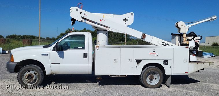 image for item LS9720 2000 Ford F550 Super Duty XL  bucket truck