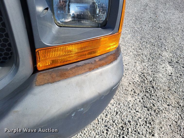 image for item LS9720 2000 Ford F550 Super Duty XL  bucket truck