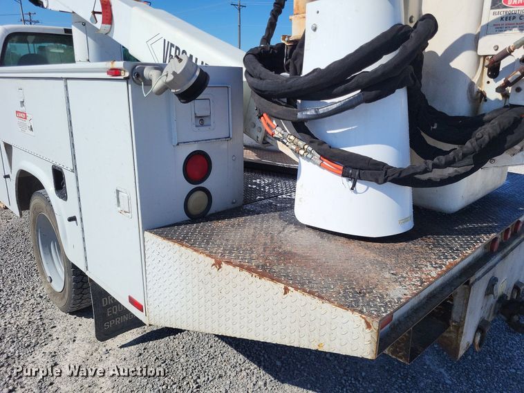 image for item LS9720 2000 Ford F550 Super Duty XL  bucket truck