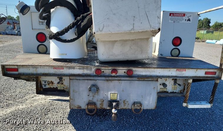image for item LS9720 2000 Ford F550 Super Duty XL  bucket truck