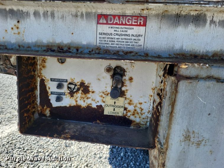 image for item LS9720 2000 Ford F550 Super Duty XL  bucket truck