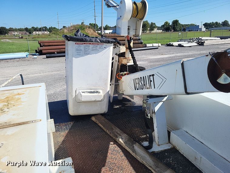 image for item LS9720 2000 Ford F550 Super Duty XL  bucket truck