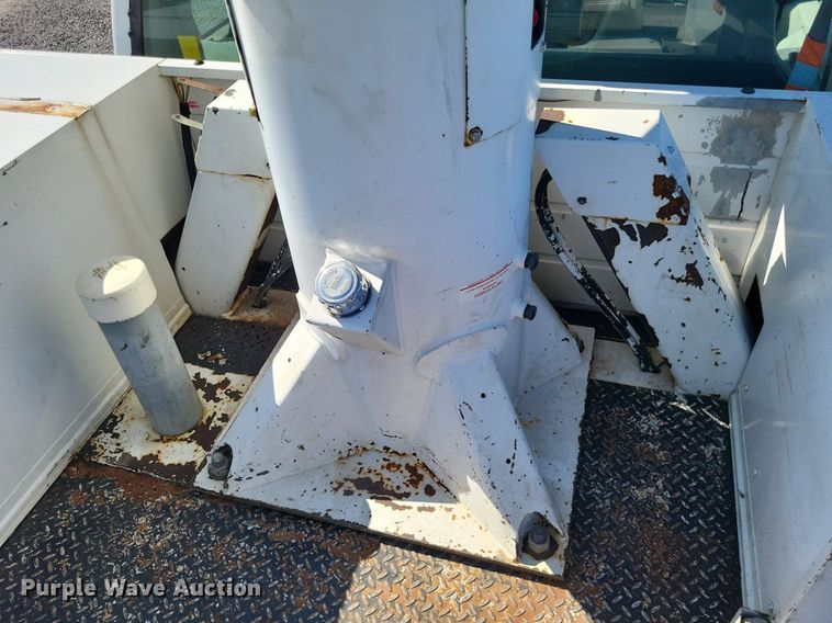 image for item LS9720 2000 Ford F550 Super Duty XL  bucket truck