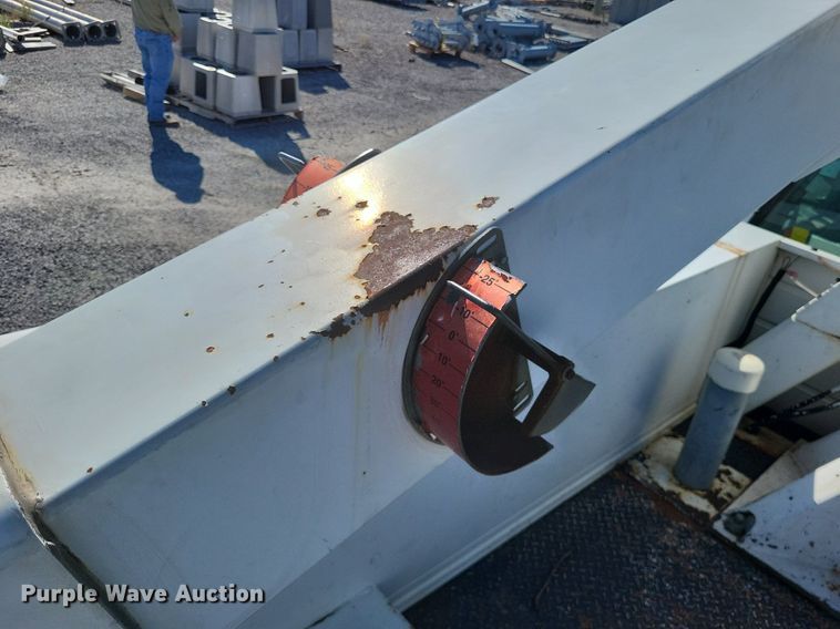 image for item LS9720 2000 Ford F550 Super Duty XL  bucket truck