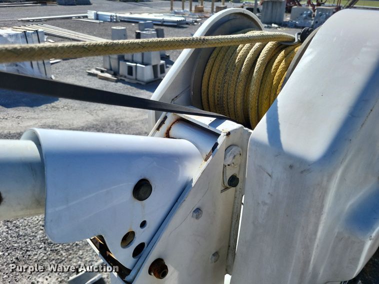 image for item LS9720 2000 Ford F550 Super Duty XL  bucket truck