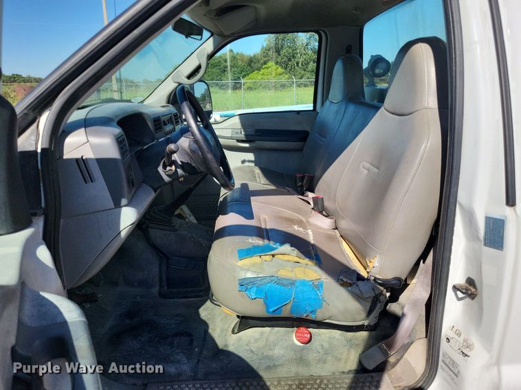 image for item LS9720 2000 Ford F550 Super Duty XL  bucket truck