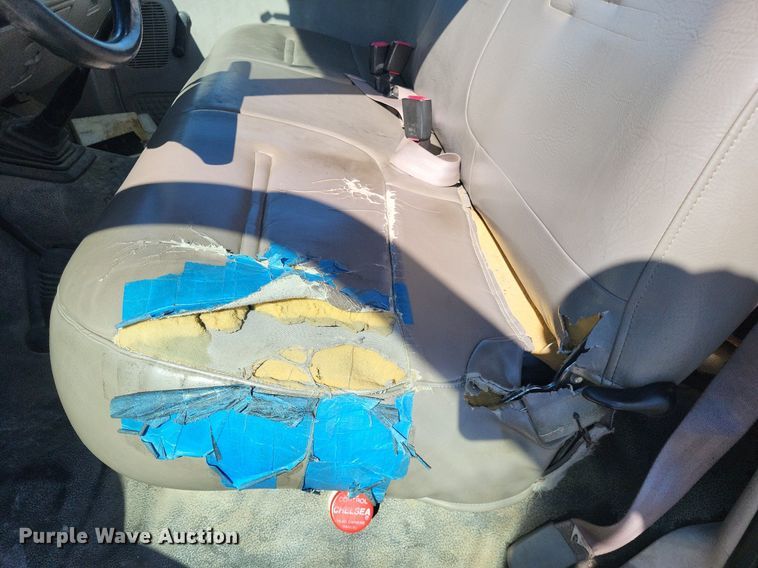 image for item LS9720 2000 Ford F550 Super Duty XL  bucket truck