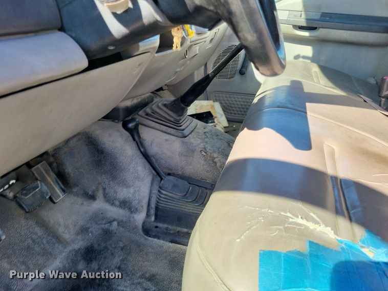 image for item LS9720 2000 Ford F550 Super Duty XL  bucket truck