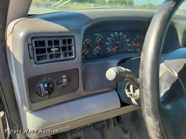 image for item LS9720 2000 Ford F550 Super Duty XL  bucket truck