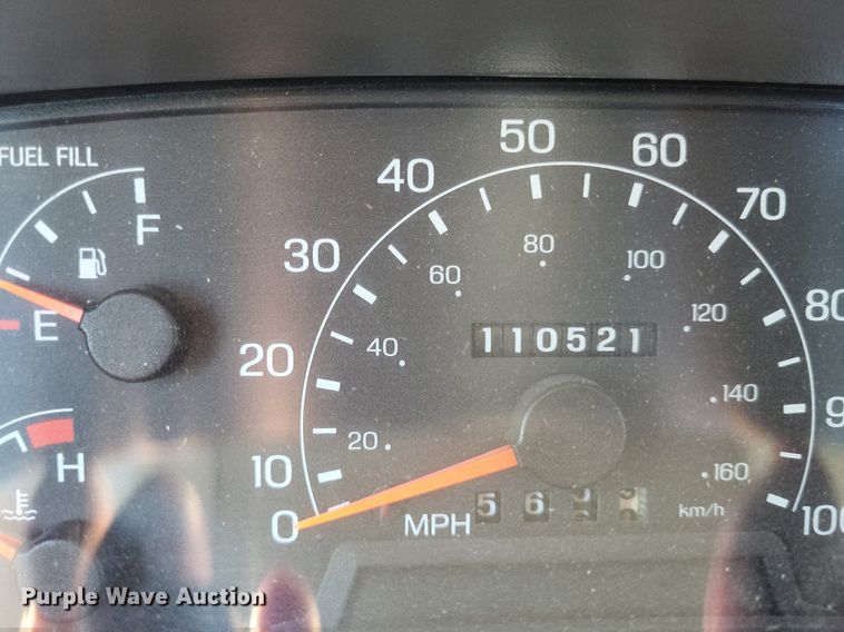 image for item LS9720 2000 Ford F550 Super Duty XL  bucket truck