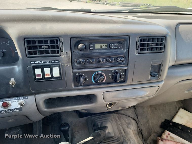 image for item LS9720 2000 Ford F550 Super Duty XL  bucket truck