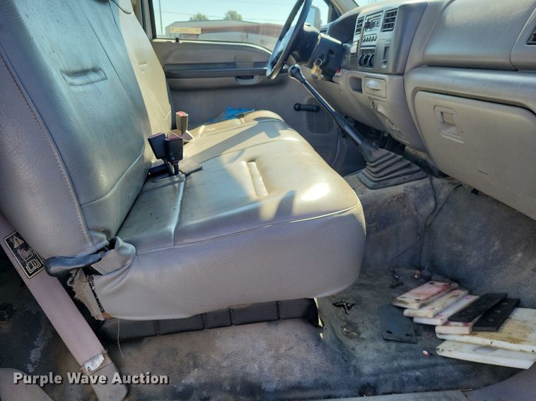 image for item LS9720 2000 Ford F550 Super Duty XL  bucket truck