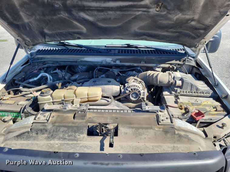 image for item LS9720 2000 Ford F550 Super Duty XL  bucket truck