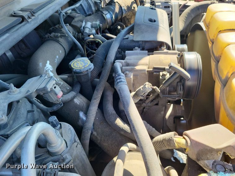 image for item LS9720 2000 Ford F550 Super Duty XL  bucket truck