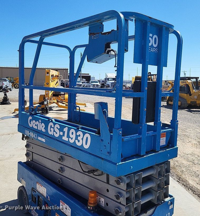 image for item LS9721 2016 Genie GS-1930  scissor lift