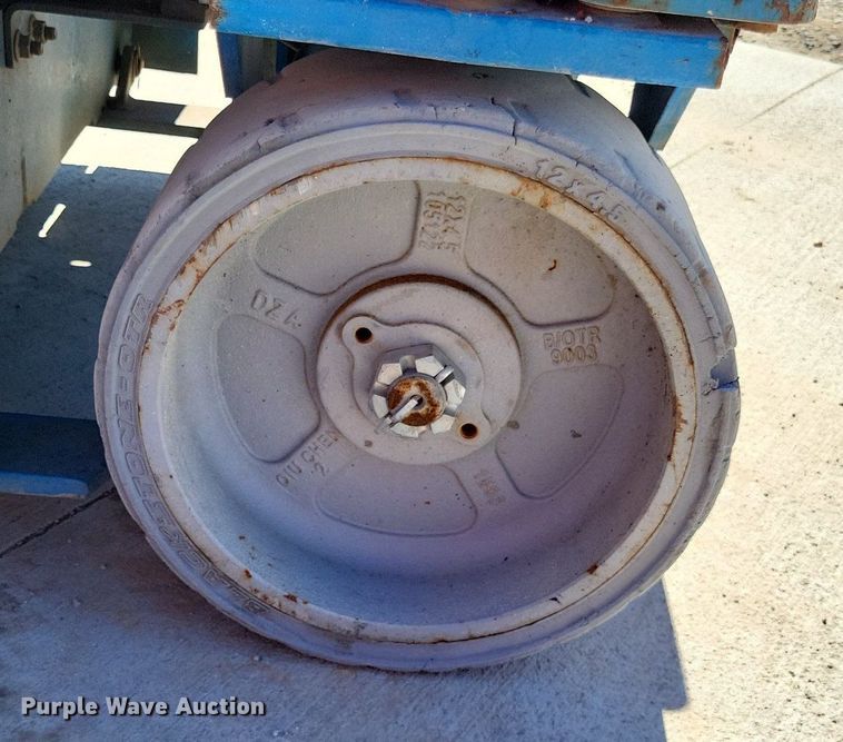 image for item LS9721 2016 Genie GS-1930  scissor lift