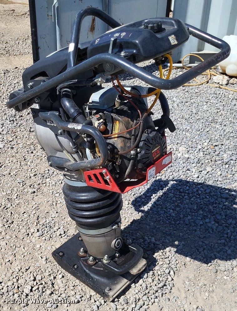 image for item LS9723 2015 Chicago Pneumatic MS695  plate compactor