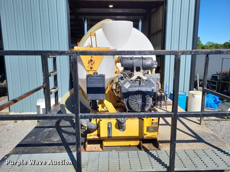 image for item LS9724 2012 Vermeer MX240   fluid mixer