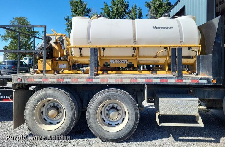 image for item LS9724 2012 Vermeer MX240   fluid mixer