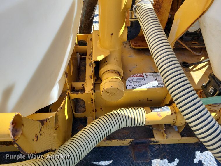 image for item LS9724 2012 Vermeer MX240   fluid mixer