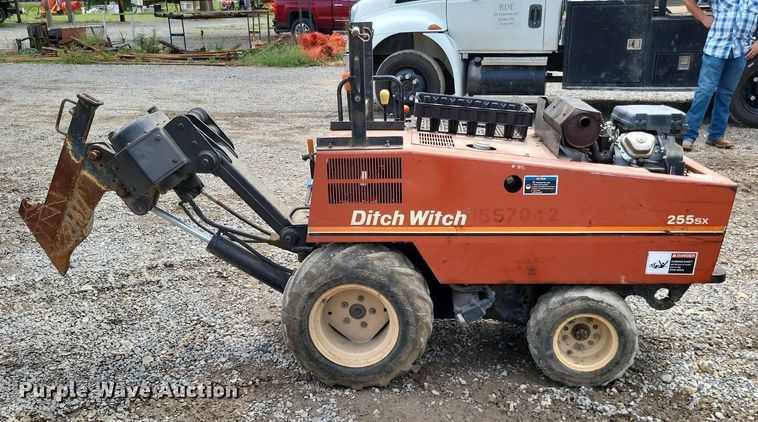 image for item LS9728 2005 Ditch Witch 255SXH  cable plow