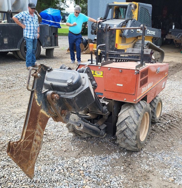 image for item LS9728 2005 Ditch Witch 255SXH  cable plow