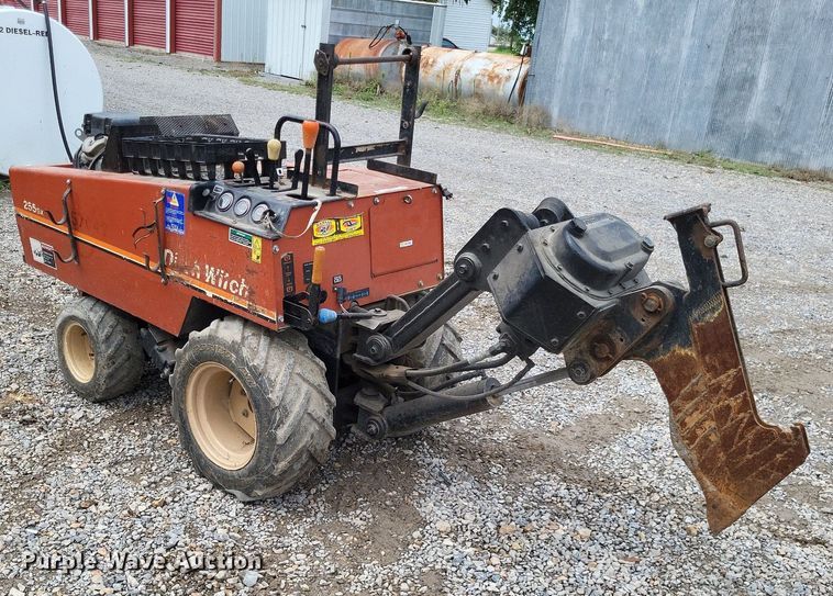 image for item LS9728 2005 Ditch Witch 255SXH  cable plow