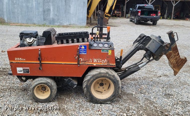 image for item LS9728 2005 Ditch Witch 255SXH  cable plow