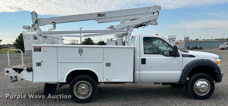image for item LV9032 2012 Ford F450 Super Duty XL bucket truck