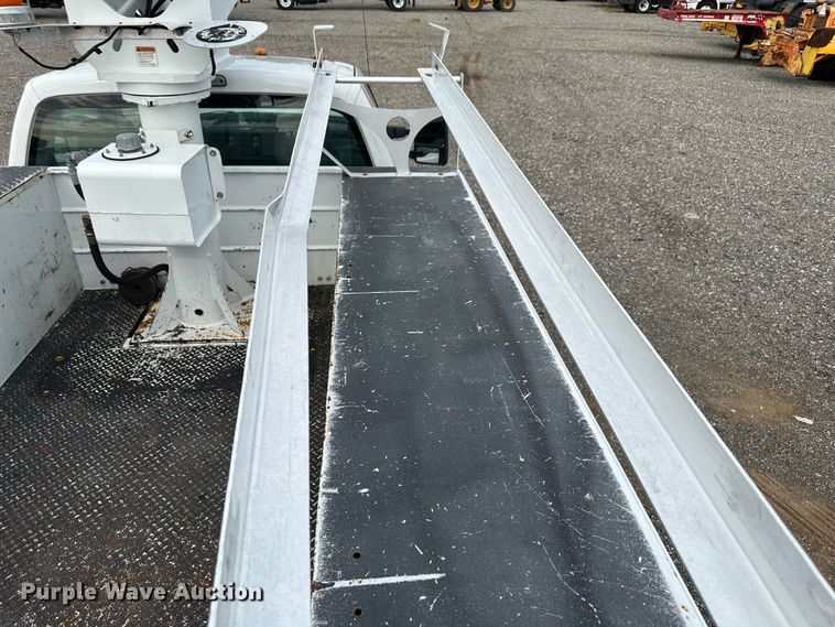 image for item LV9032 2012 Ford F450 Super Duty XL bucket truck