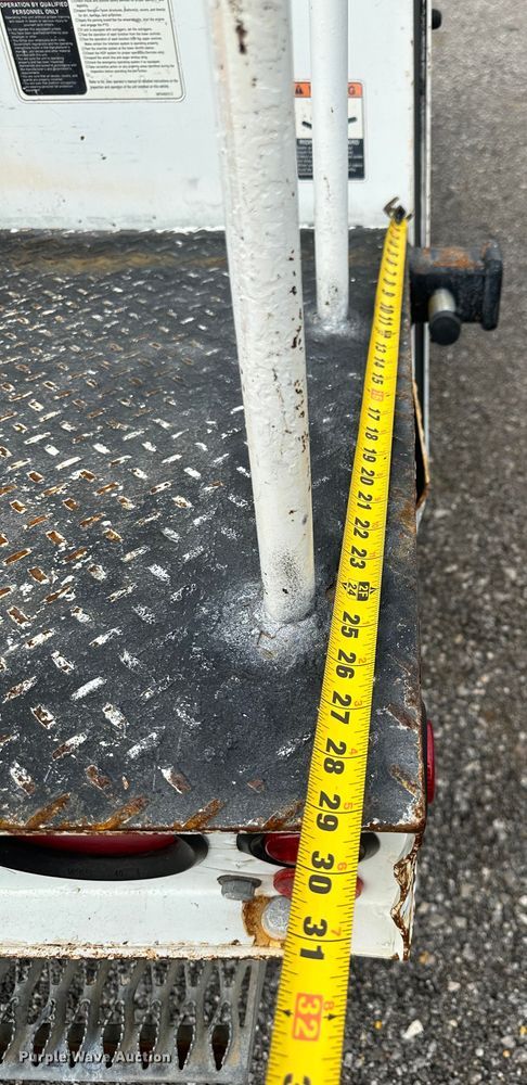 image for item LV9032 2012 Ford F450 Super Duty XL bucket truck