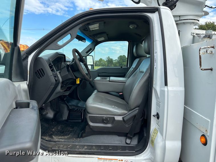 image for item LV9032 2012 Ford F450 Super Duty XL bucket truck