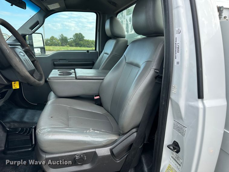 image for item LV9032 2012 Ford F450 Super Duty XL bucket truck