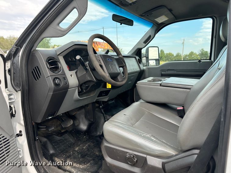 image for item LV9032 2012 Ford F450 Super Duty XL bucket truck