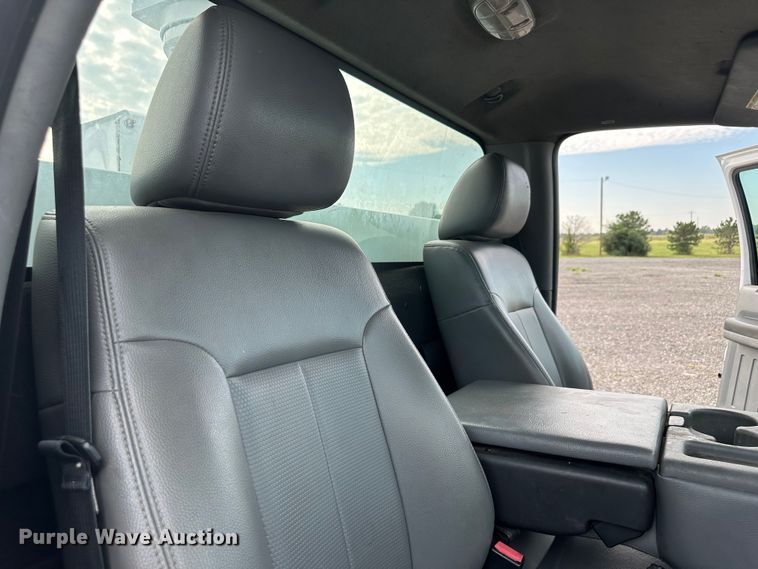 image for item LV9032 2012 Ford F450 Super Duty XL bucket truck