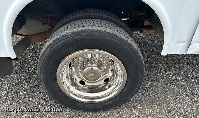 image for item LV9032 2012 Ford F450 Super Duty XL bucket truck