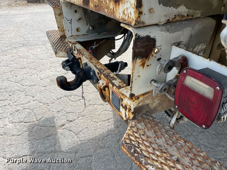 image for item LV9797 2001 Freightliner FL70  digger derrick truck