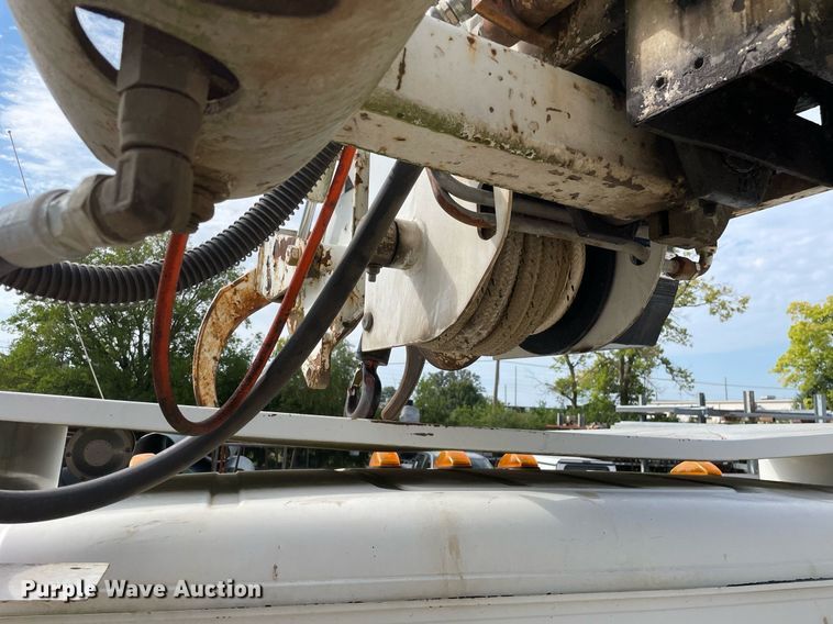 image for item LV9797 2001 Freightliner FL70  digger derrick truck