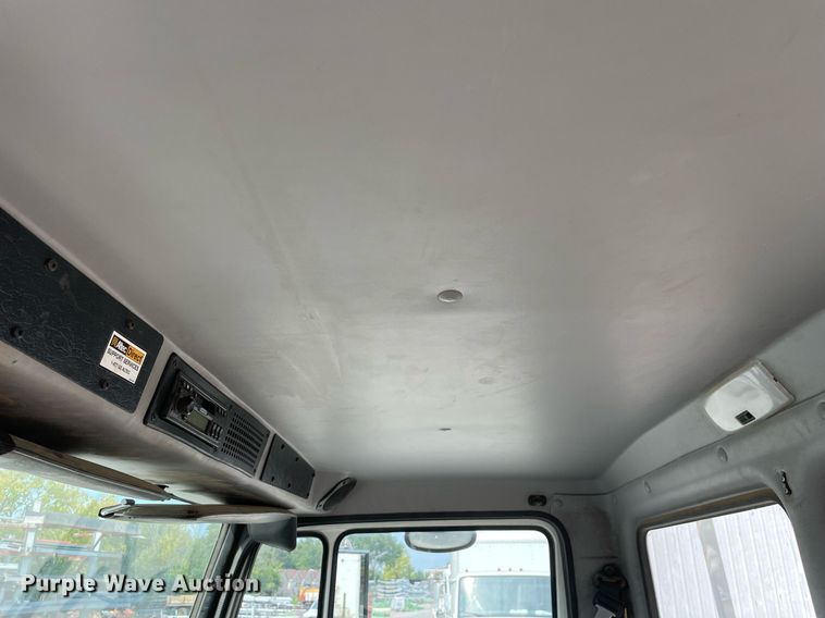 image for item LV9797 2001 Freightliner FL70  digger derrick truck