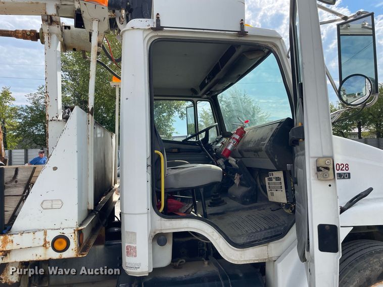 image for item LV9797 2001 Freightliner FL70  digger derrick truck