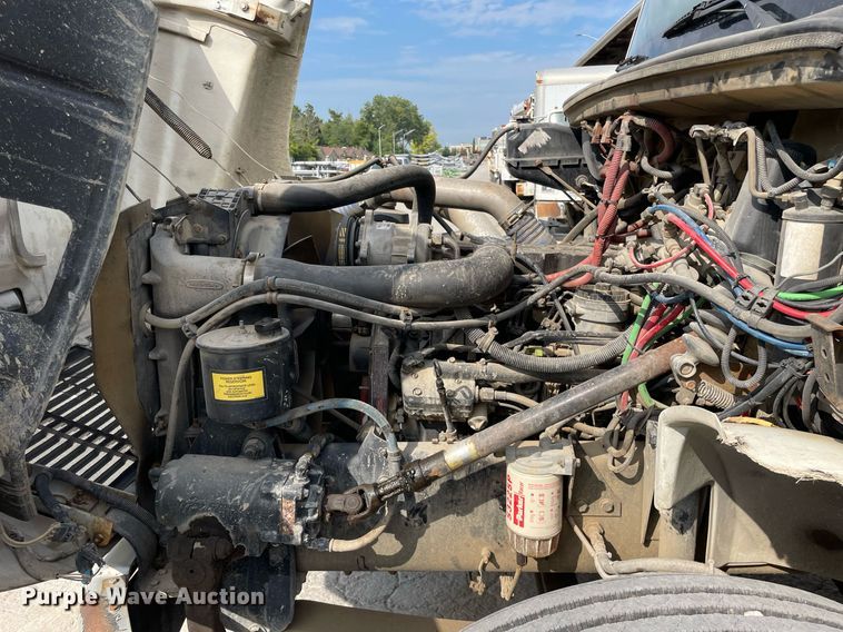 image for item LV9797 2001 Freightliner FL70  digger derrick truck