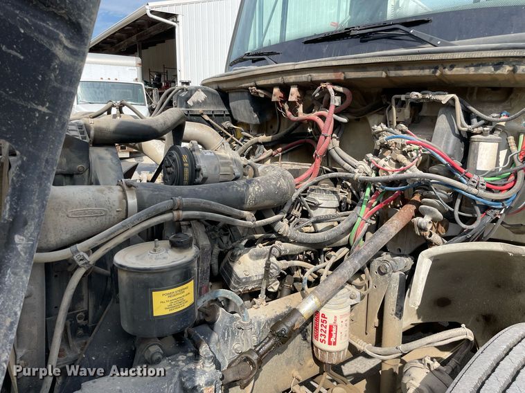 image for item LV9797 2001 Freightliner FL70  digger derrick truck