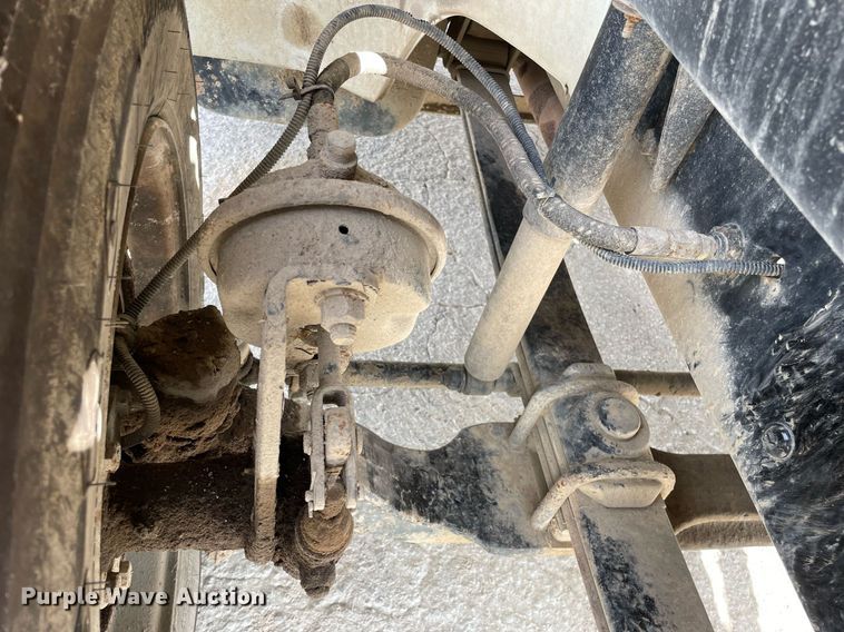 image for item LV9797 2001 Freightliner FL70  digger derrick truck