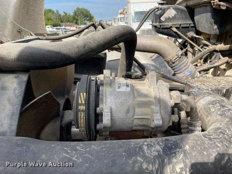 image for item LV9797 2001 Freightliner FL70  digger derrick truck