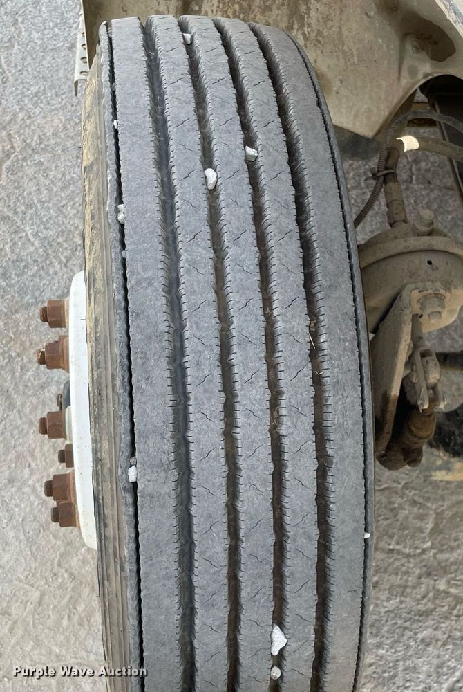 image for item LV9797 2001 Freightliner FL70  digger derrick truck