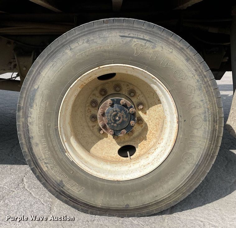 image for item LV9797 2001 Freightliner FL70  digger derrick truck