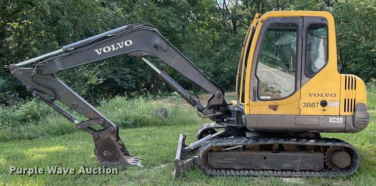 image for item LV9805 2000 Volvo EC55  mini excavator