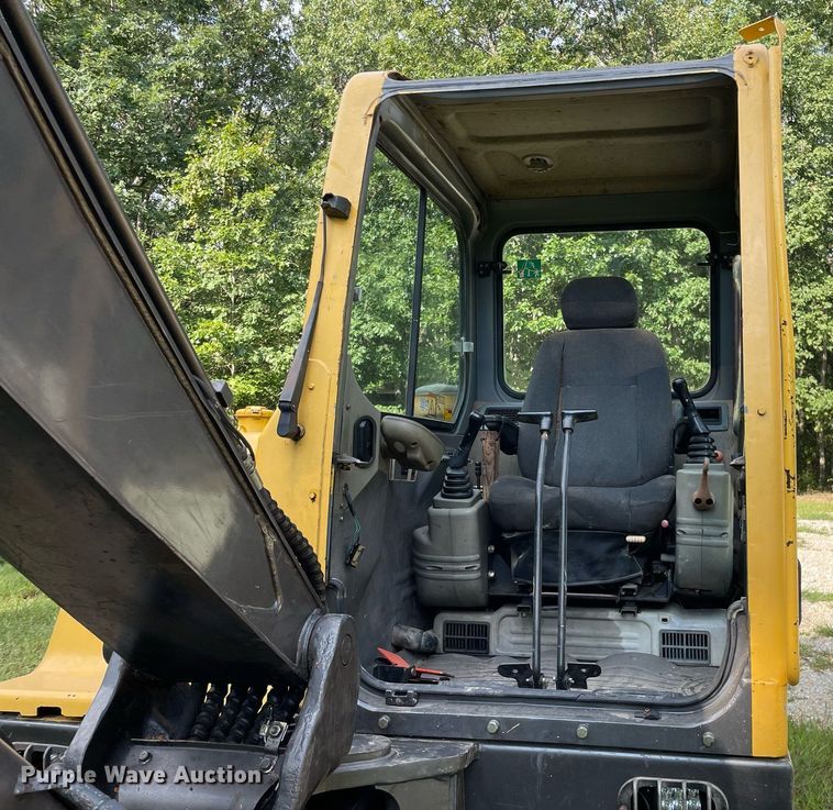 image for item LV9805 2000 Volvo EC55  mini excavator