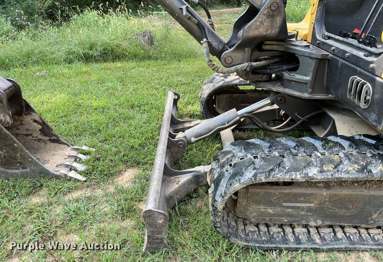 image for item LV9805 2000 Volvo EC55  mini excavator